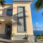 Araujo Da Costa By Hr Madeira Vakantiehuis Caniço