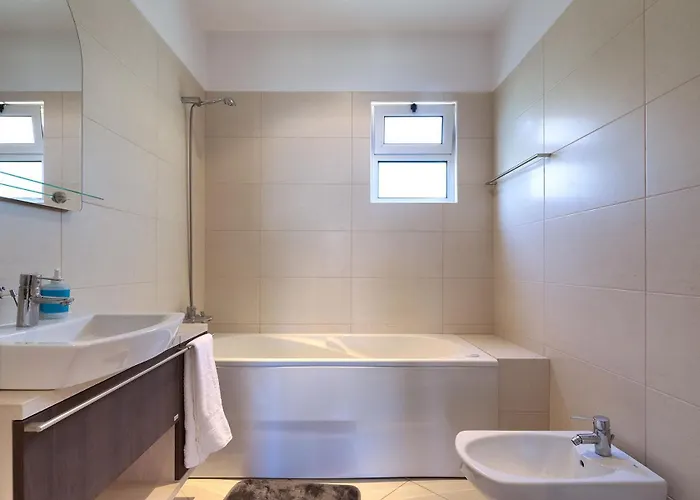 Araujo Da Costa By Hr Madeira